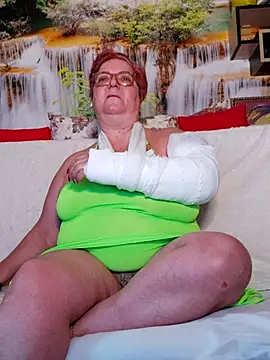 QueenPammy1 online show from February 25, 6:58 am