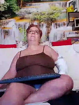 QueenPammy1 online show from March 1, 6:35 am