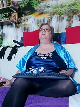 QueenPammy1 online show from November 29, 9:12 am