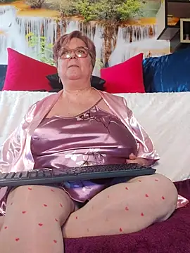 QueenPammy1 online show from February 12, 9:26 am