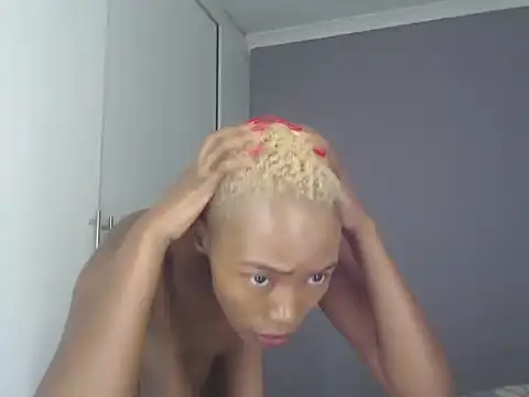 Snapshot of PREGGYGODESS chatting on February 25, 4:55 am PREGGYGODESS online show from February 25, 4:55 am