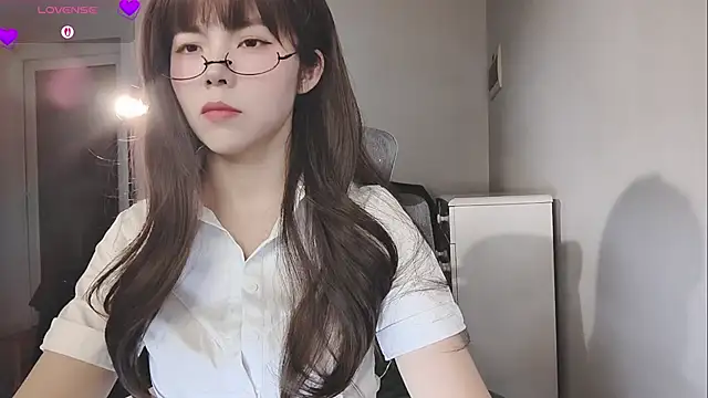 Snapshot of BlushDoll chatting on April 26, 4:26 pm BlushDoll online show from April 26, 4:26 pm
