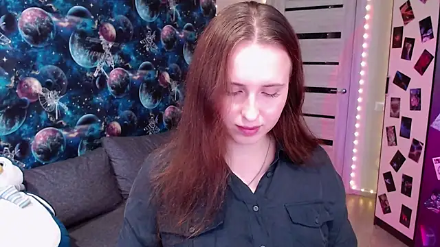 Snapshot of BarbiePieer chatting on October 5, 5:17 am BarbiePieer online show from October 5, 5:17 am