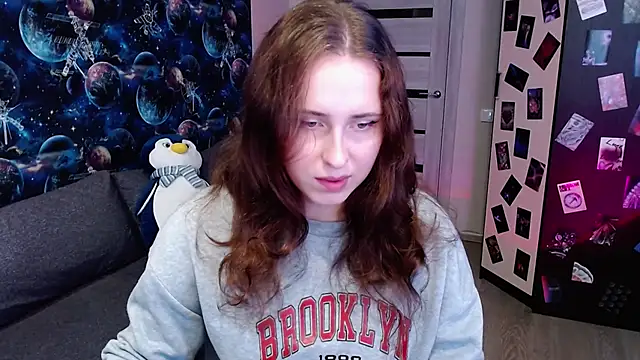 Snapshot of BarbiePieer chatting on October 15, 5:18 am BarbiePieer online show from October 15, 5:18 am