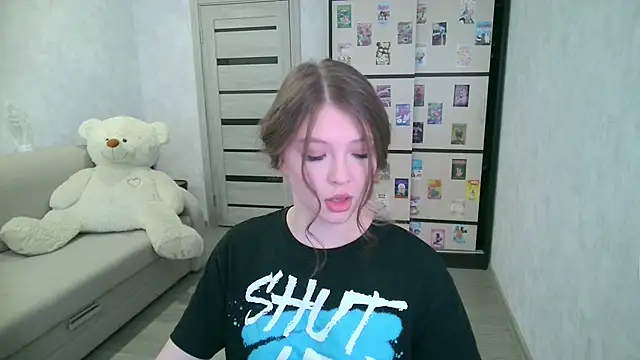 Snapshot of GinnyBlacky chatting on June 5, 5:36 am GinnyBlacky online show from June 5, 5:36 am