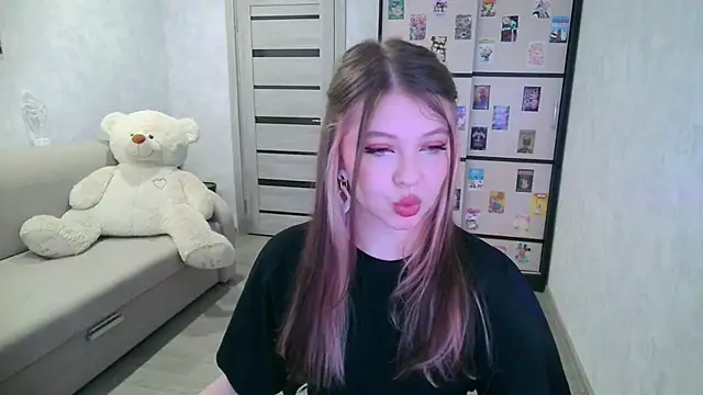 Snapshot of GinnyBlacky chatting on June 7, 7:06 pm GinnyBlacky online show from June 7, 7:06 pm