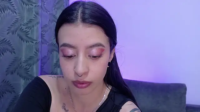 Misscarolsph online show from April 20, 7:04 pm