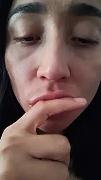 Elowyn online show from November 23, 5:13 pm