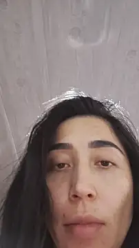 Elowyn online show from February 13, 9:33 pm