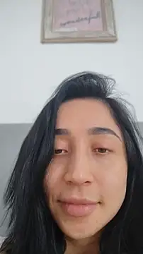 Elowyn online show from April 19, 7:38 pm