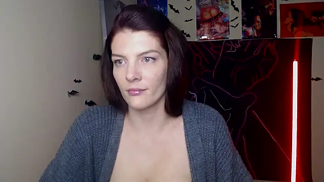 VanessaRey  online show from November 29, 6:00 pm