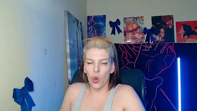 VanessaRey  online show from April 15, 5:03 am