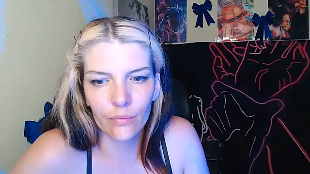Snapshot of VanessaRey_ chatting on July 12, 6:26 am VanessaRey online show from July 12, 6:26 am