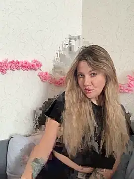 Snapshot of mollygirll chatting on October 6, 8:45 am mollygirll online show from October 6, 8:45 am