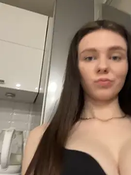 MilaBee online show from March 21, 12:28 pm