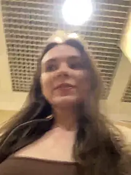 MilaBee online show from October 8, 9:40 am