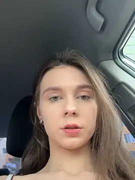 MilaBee online show from October 21, 9:32 am