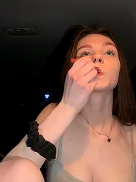 MilaBee online show from November 17, 11:05 am