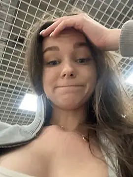 MilaBee online show from January 10, 11:12 am