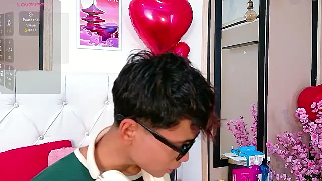 Ethan Westt online show from March 9, 8:13 pm