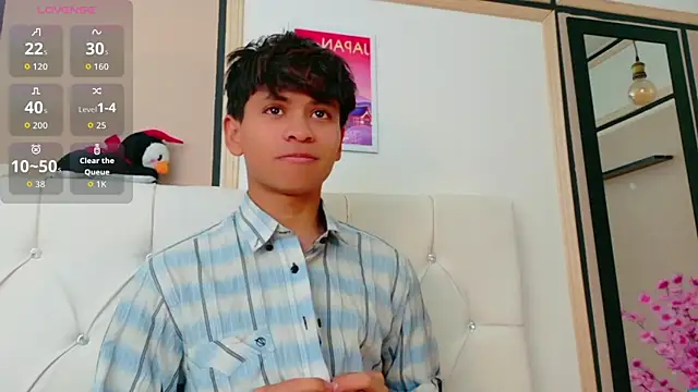 Snapshot of Ethan_Westt chatting on May 15, 1:07 pm Ethan Westt online show from May 15, 1:07 pm