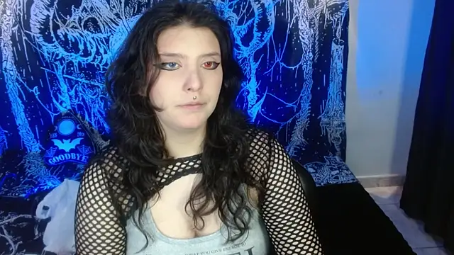 Snapshot of mikaskullcs chatting on July 31, 5:40 am mikaskullcs online show from July 31, 5:40 am