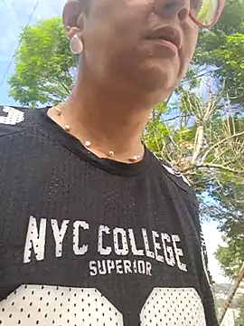 Amadamilf1980 online show from October 22, 1:55 pm