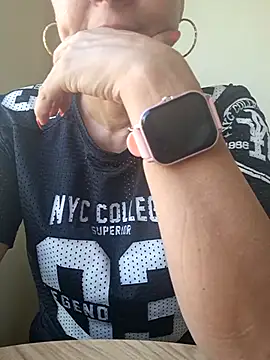 Amadamilf1980 online show from November 26, 2:18 pm