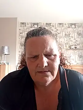 MissQueenBeex online show from March 22, 3:20 pm