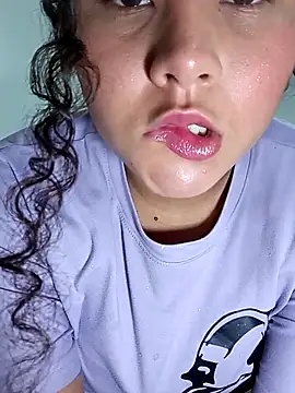 Snapshot of daika31 chatting on October 21, 12:00 am daika31 online show from October 21, 12:00 am