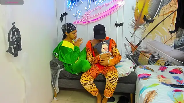 Meneaterss online show from October 13, 11:21 am