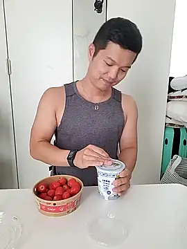 woonee827372 online show from October 4, 6:44 am