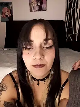 KARINNA  RAVEN online show from March 18, 11:41 pm