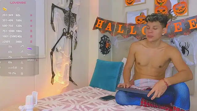 Almiboys online show from October 30, 11:49 pm