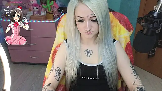 Snapshot of Manuela_unicorn chatting on April 21, 8:34 pm Manuela unicorn online show from April 21, 8:34 pm