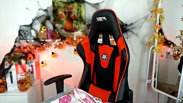 Lucky Lana online show from October 28, 2:37 am