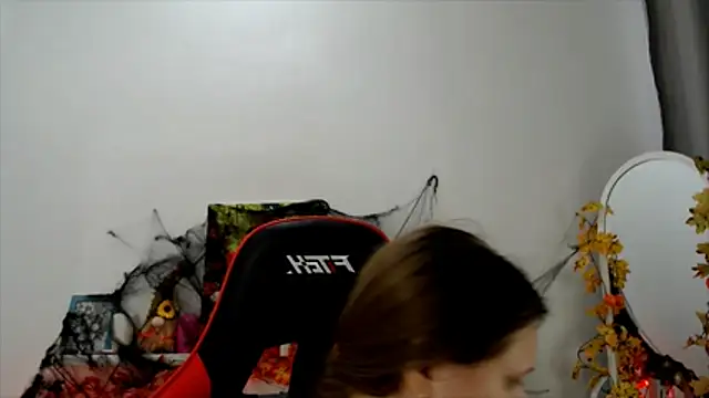 Lucky Lana online show from October 29, 2:25 am