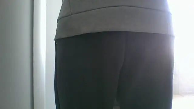 Snapshot of nole_china7 chatting on April 4, 2:10 am nole china7 online show from April 4, 2:10 am