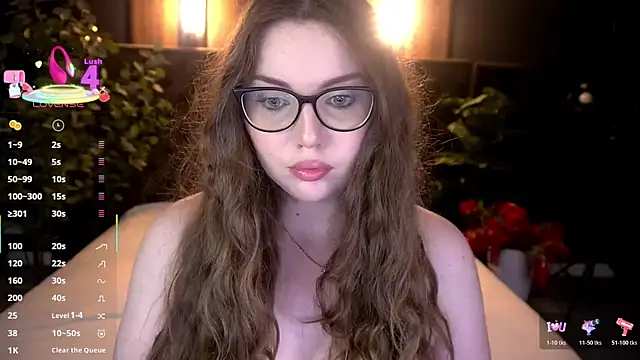 Snapshot of LuxSopphia chatting on July 6, 12:24 pm LuxSopphia online show from July 6, 12:24 pm