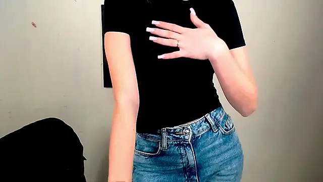 Doll Angelina online show from April 8, 6:02 am