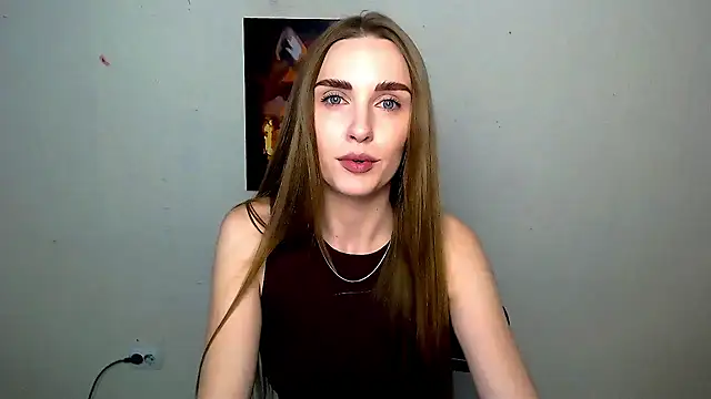 Snapshot of Doll_Angelina chatting on June 5, 5:47 am Doll Angelina online show from June 5, 5:47 am
