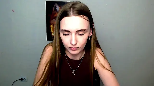 Snapshot of Doll_Angelina chatting on June 5, 6:52 am Doll Angelina online show from June 5, 6:52 am