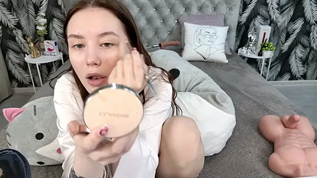 CarolineTenders online show from January 15, 1:21 am