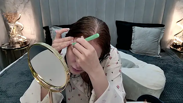 CarolineTenders online show from March 9, 1:20 am