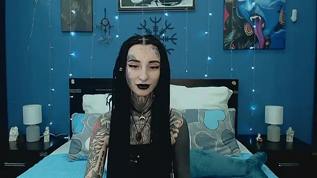 Snapshot of Velvetbat chatting on July 5, 7:04 am Velvetbat online show from July 5, 7:04 am