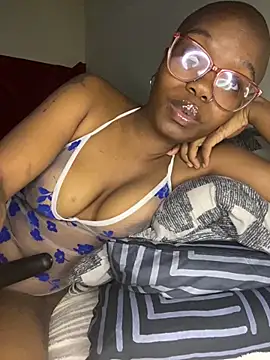 YummyMelanin117 online show from October 21, 11:05 pm