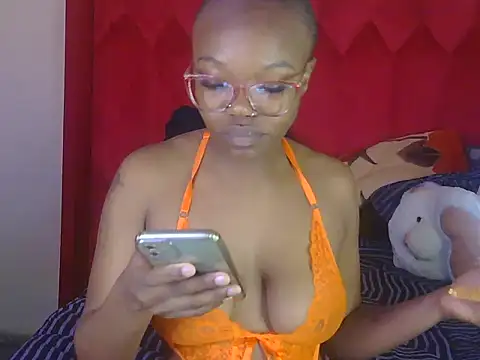 YummyMelanin117 online show from October 27, 7:45 am