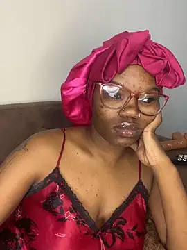 YummyMelanin117 online show from March 3, 1:28 pm