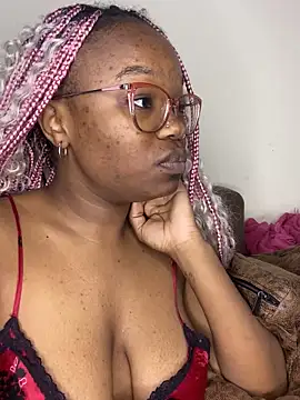 YummyMelanin117 online show from May 19, 11:11 pm