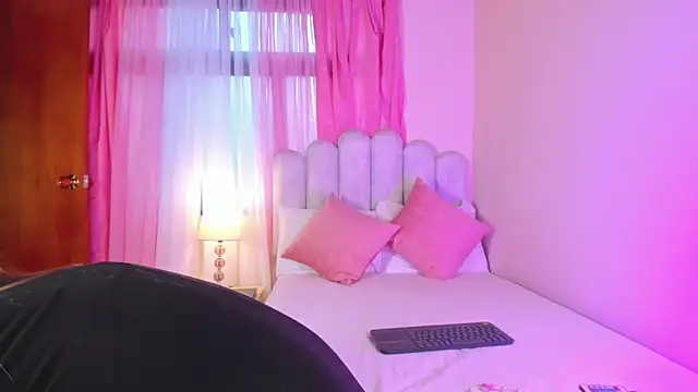 zaraquiinn online show from November 14, 9:57 pm